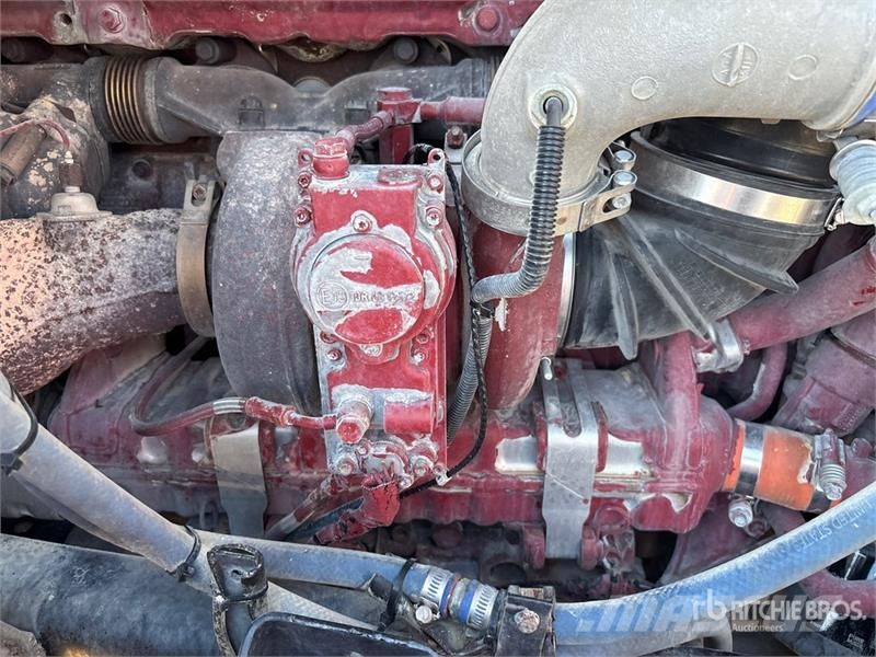 Mack AN64T 6x4 T/A Day Cab Truck Tractor Vilcēji