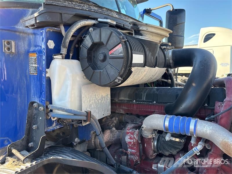 Mack AN64T 6x4 T/A Day Cab Truck Tractor Vilcēji