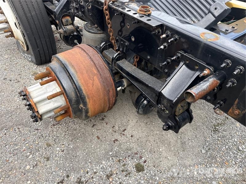 Mack AN64T 6x4 T/A Sleeper Truck Tractor (Inoperable) Naudoti vilkikai