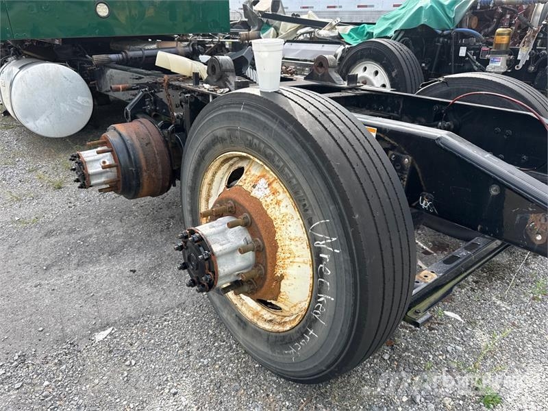 Mack AN64T 6x4 T/A Sleeper Truck Tractor (Inoperable) Naudoti vilkikai