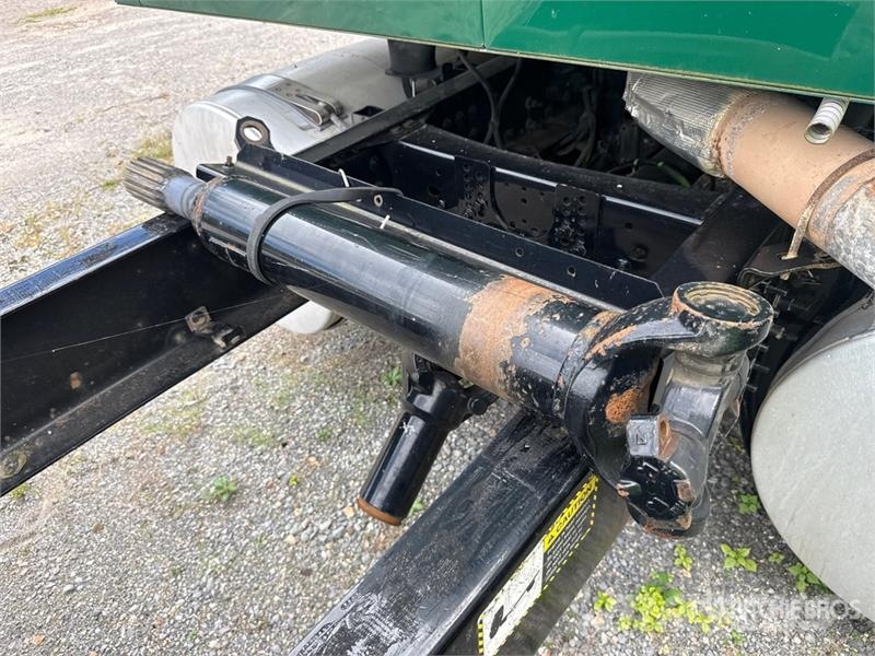 Mack AN64T 6x4 T/A Sleeper Truck Tractor (Inoperable) Naudoti vilkikai
