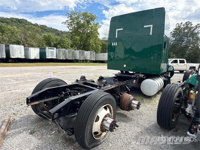 Mack AN64T 6x4 T/A Sleeper Truck Tractor (Inoperable) Naudoti vilkikai