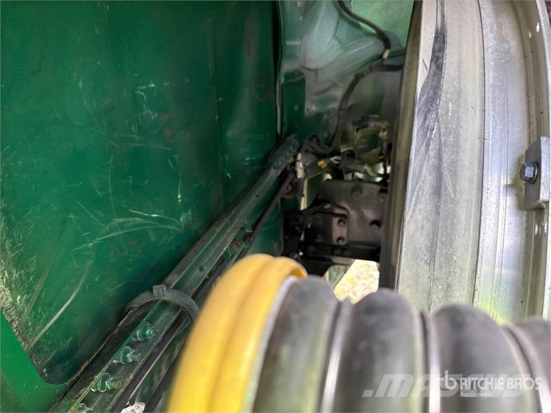 Mack AN64T 6x4 T/A Sleeper Truck Tractor (Inoperable) Naudoti vilkikai