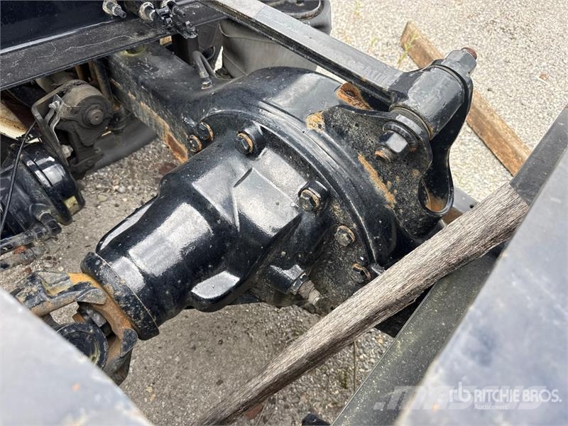 Mack AN64T 6x4 T/A Sleeper Truck Tractor (Inoperable) Naudoti vilkikai