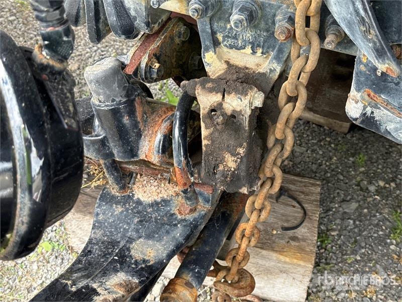Mack AN64T 6x4 T/A Sleeper Truck Tractor (Inoperable) Naudoti vilkikai