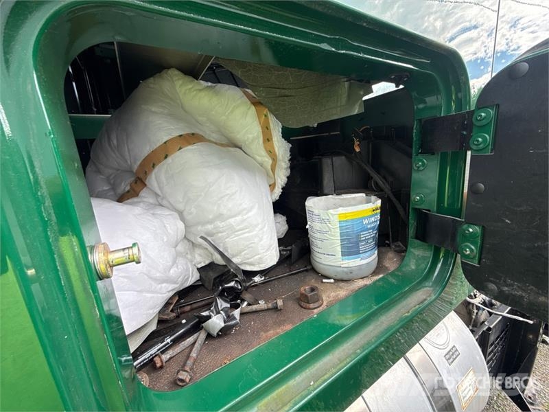 Mack AN64T 6x4 T/A Sleeper Truck Tractor (Inoperable) Naudoti vilkikai