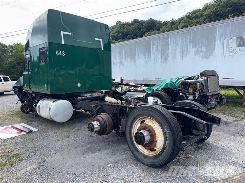 Mack AN64T 6x4 T/A Sleeper Truck Tractor (Inoperable) Naudoti vilkikai