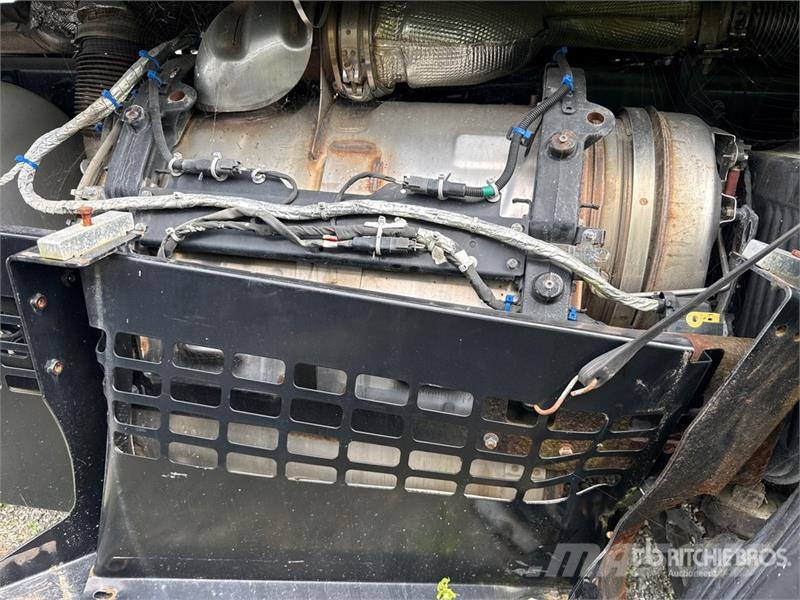 Mack AN64T 6x4 T/A Sleeper Truck Tractor (Inoperable) Naudoti vilkikai