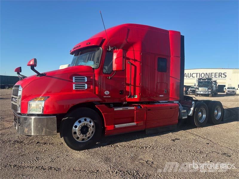 Mack Anthem 64T 6x4 T/A Sleeper Truck Tractor Tahače