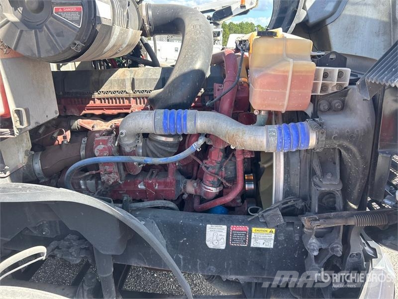 Mack Anthem 64T 6x4 T/A Day Cab Truck Tractor Vilcēji