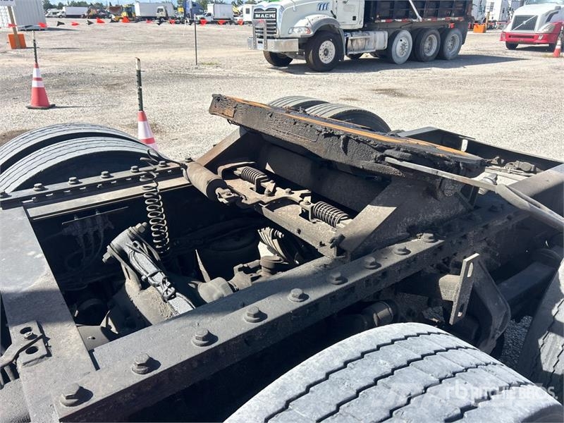 Mack Anthem 64T 6x4 T/A Day Cab Truck Tractor Vilcēji