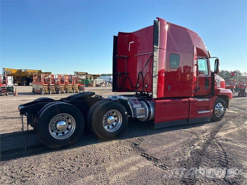 Mack Anthem 64T 6x4 T/A Sleeper Truck Tractor Tahače