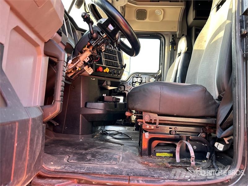 Mack Anthem 6x4 T/A Sleeper Truck Tractor 曳引機組件