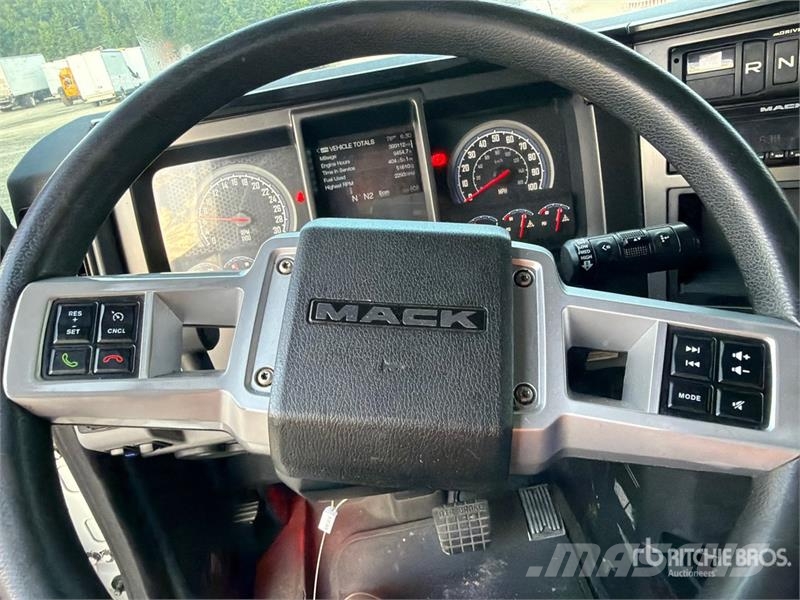 Mack Anthem 6x4 T/A Sleeper Truck Tractor Tracteur routier