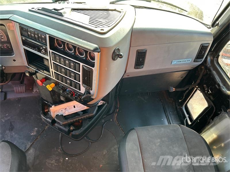 Mack Anthem 6x4 T/A Sleeper Truck Tractor 曳引機組件
