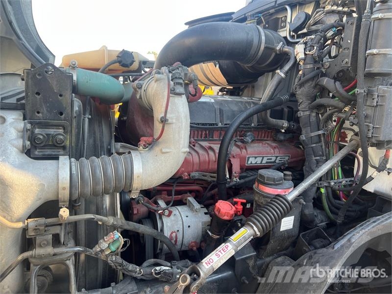 Mack Anthem 6x4 T/A Sleeper Truck Tractor Vilcēji
