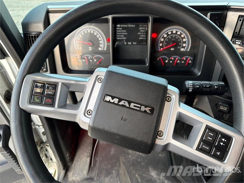 Mack Anthem 6x4 T/A Sleeper Truck Tractor Tracteur routier