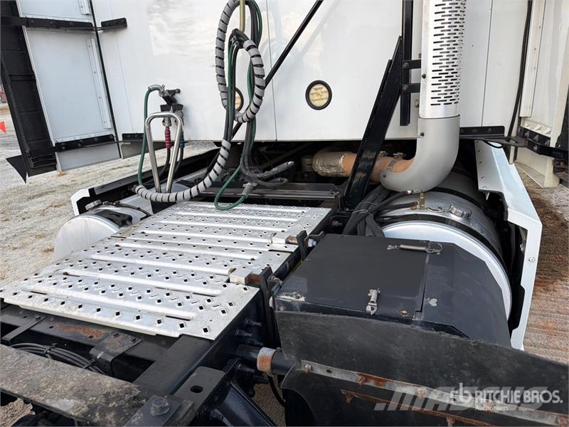 Mack Anthem 6x4 T/A Sleeper Truck Tractor Tracteur routier