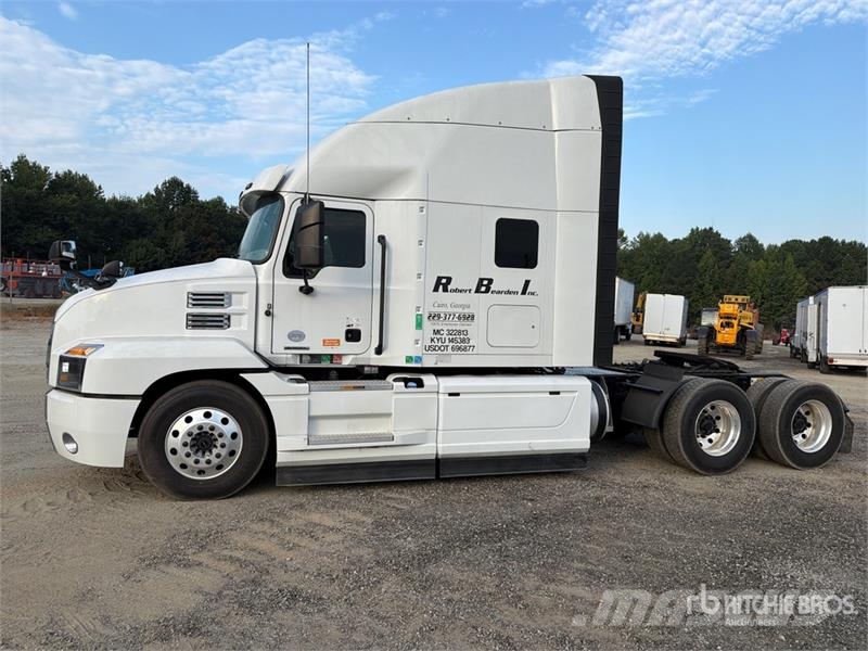 Mack Anthem 6x4 T/A Sleeper Truck Tractor Tracteur routier