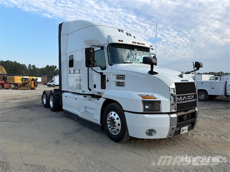 Mack Anthem 6x4 T/A Sleeper Truck Tractor Tracteur routier