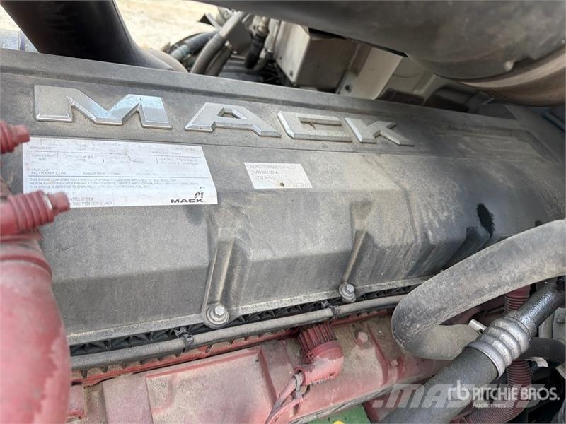 Mack Anthem 6x4 T/A Sleeper Truck Tractor Tracteur routier