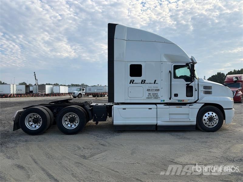 Mack Anthem 6x4 T/A Sleeper Truck Tractor Tracteur routier