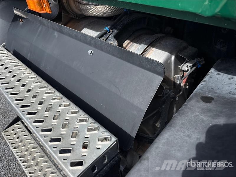 Mack Anthem AN64T 6x4 T/A Sleeper Truck Tractor وحدات الجر