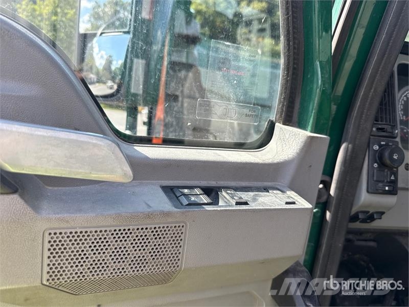 Mack Anthem AN64T 6x4 T/A Day Cab Truck Tractor 트랙터 유닛