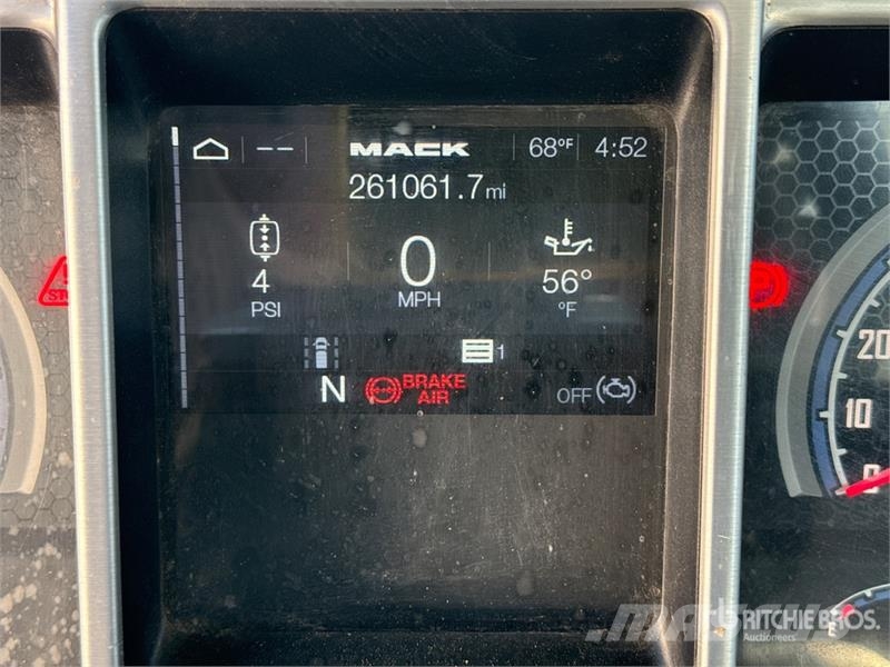 Mack Anthem AN64T 6x4 T/A Day Cab Truck Tractor Sadulveokid