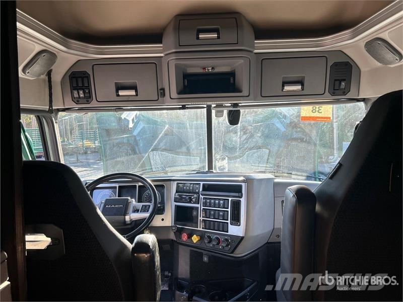 Mack Anthem AN64T 6x4 T/A Sleeper Truck Tractor Sattelzugmaschinen