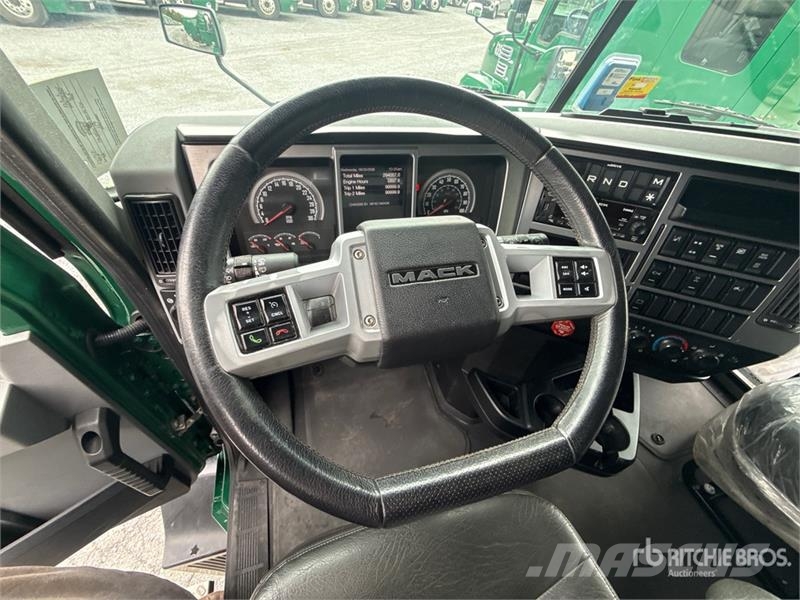 Mack Anthem AN64T 6x4 T/A Sleeper Truck Tractor وحدات الجر