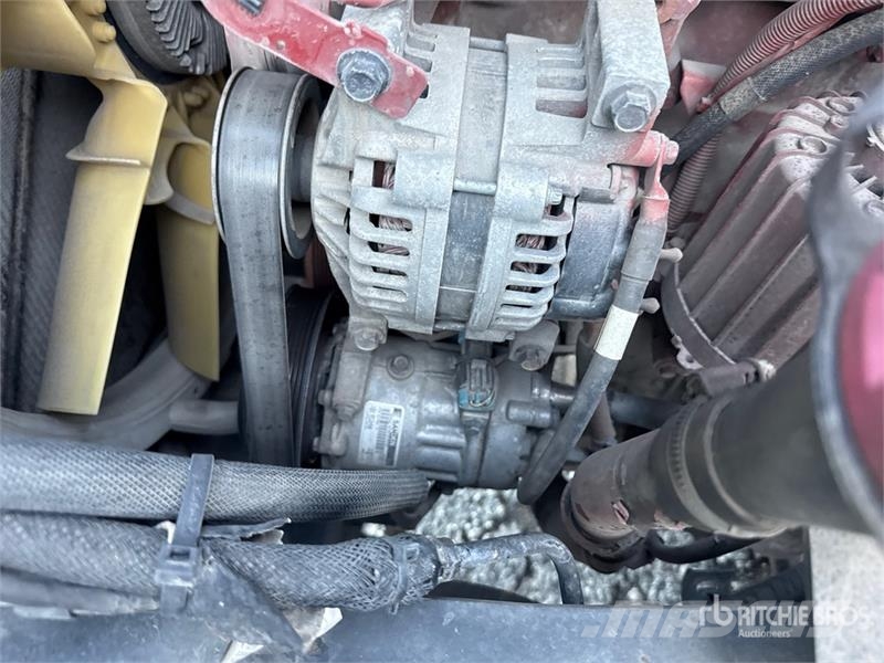 Mack Anthem AN64T 6x4 T/A Day Cab Truck Tractor وحدات الجر