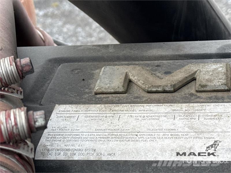Mack Anthem AN64T 6x4 T/A Sleeper Truck Tractor وحدات الجر