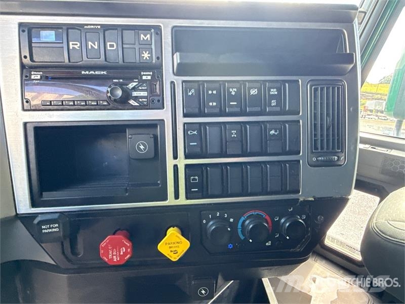 Mack Anthem AN64T 6x4 T/A Sleeper Truck Tractor وحدات الجر