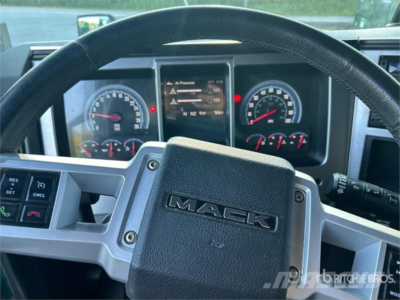 Mack Anthem AN64T 6x4 T/A Sleeper Truck Tractor Sattelzugmaschinen