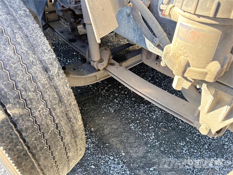 Mack Anthem AN64T 6x4 T/A Day Cab Truck Tractor وحدات الجر