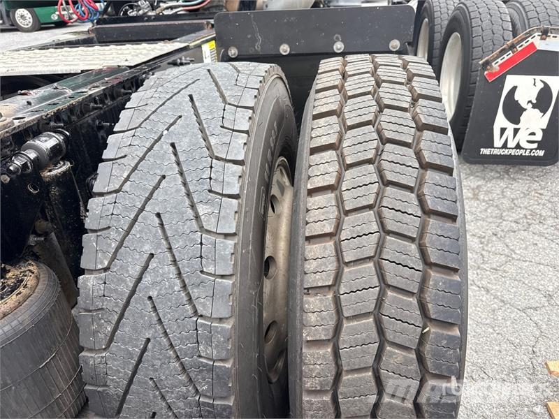 Mack Anthem AN64T 6x4 T/A Sleeper Truck Tractor وحدات الجر