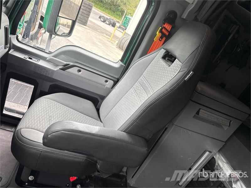 Mack Anthem AN64T 6x4 T/A Sleeper Truck Tractor وحدات الجر