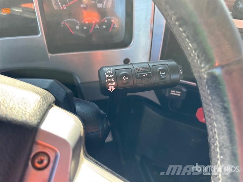 Mack Anthem AN64T 6x4 T/A Day Cab Truck Tractor Motrici e Trattori Stradali