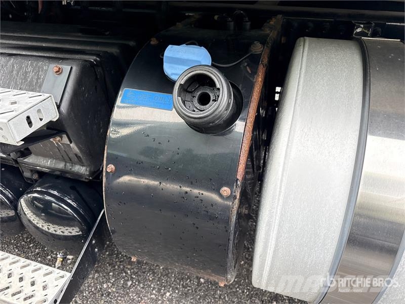 Mack Anthem AN64T 6x4 T/A Sleeper Truck Tractor وحدات الجر
