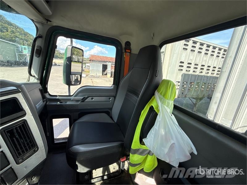 Mack Anthem AN64T 6x4 T/A Day Cab Truck Tractor 트랙터 유닛