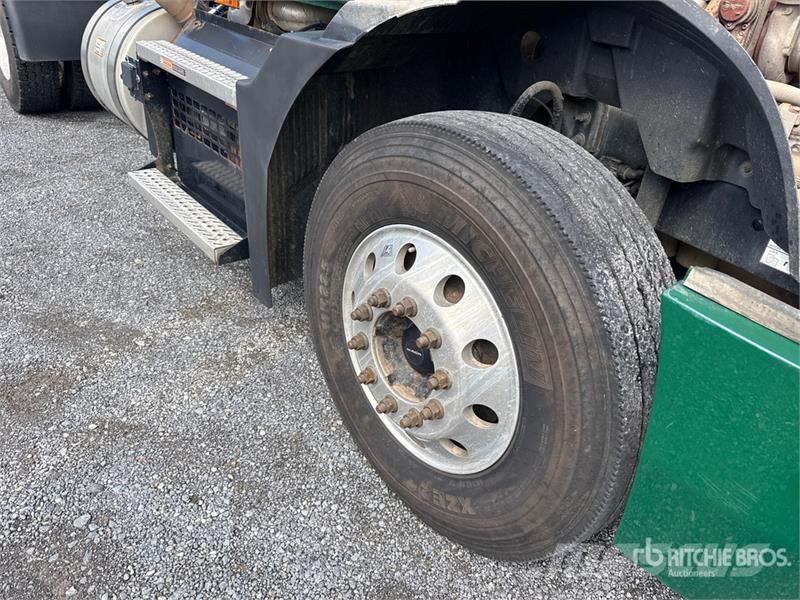 Mack Anthem AN64T 6x4 T/A Day Cab Truck Tractor Tracteur routier
