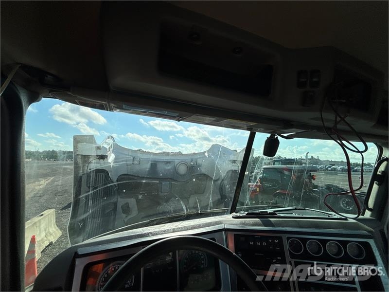 Mack Anthem AN64T 6x4 T/A Day Cab Truck Tractor Motrici e Trattori Stradali
