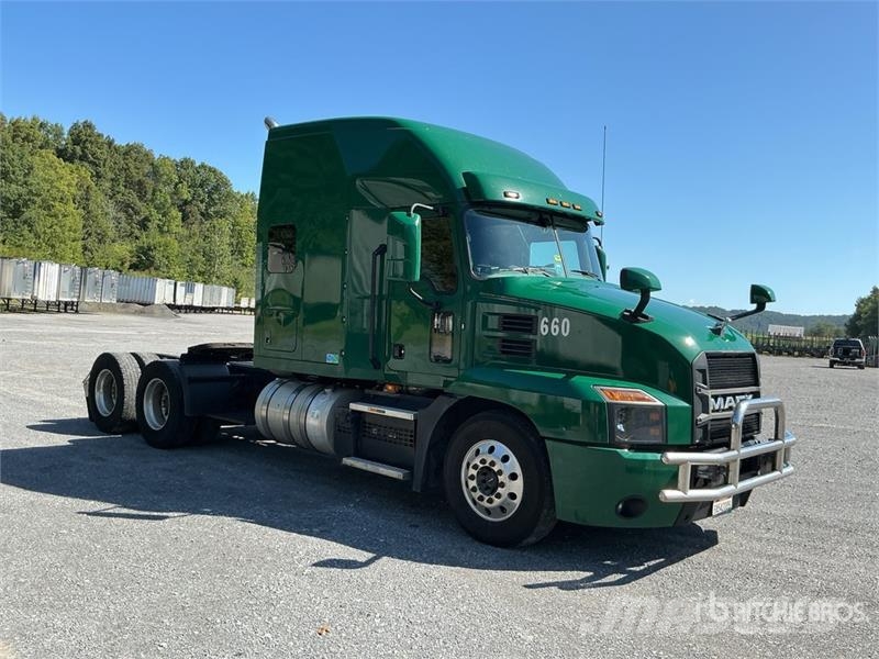 Mack Anthem AN64T 6x4 T/A Sleeper Truck Tractor Trekkvogner