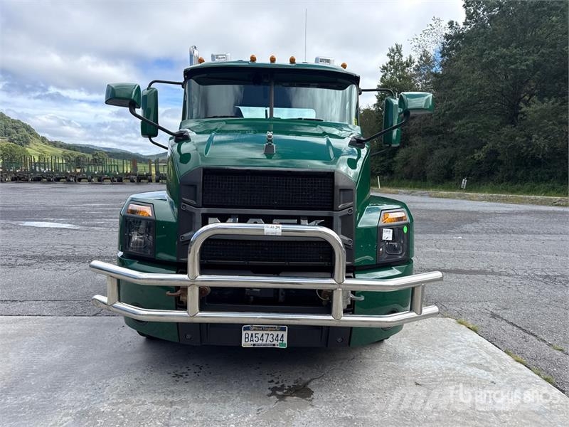 Mack Anthem AN64T 6x4 T/A Day Cab Truck Tractor Sattelzugmaschinen