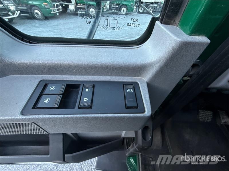Mack Anthem AN64T 6x4 T/A Day Cab Truck Tractor وحدات الجر
