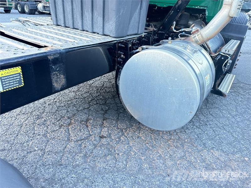Mack Anthem AN64T 6x4 T/A Day Cab Truck Tractor وحدات الجر