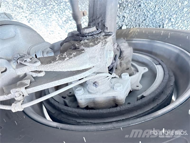 Mack Anthem AN64T 6x4 T/A Day Cab Truck Tractor وحدات الجر
