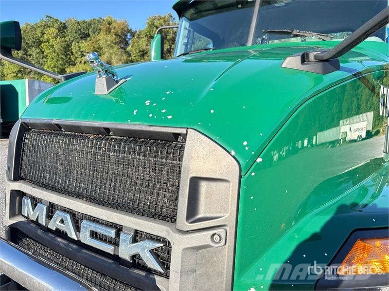 Mack Anthem AN64T 6x4 T/A Day Cab Truck Tractor Truck Tractor Units