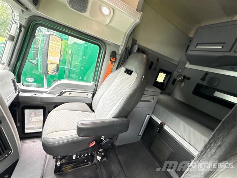 Mack Anthem AN64T 6x4 T/A Sleeper Truck Tractor Sattelzugmaschinen